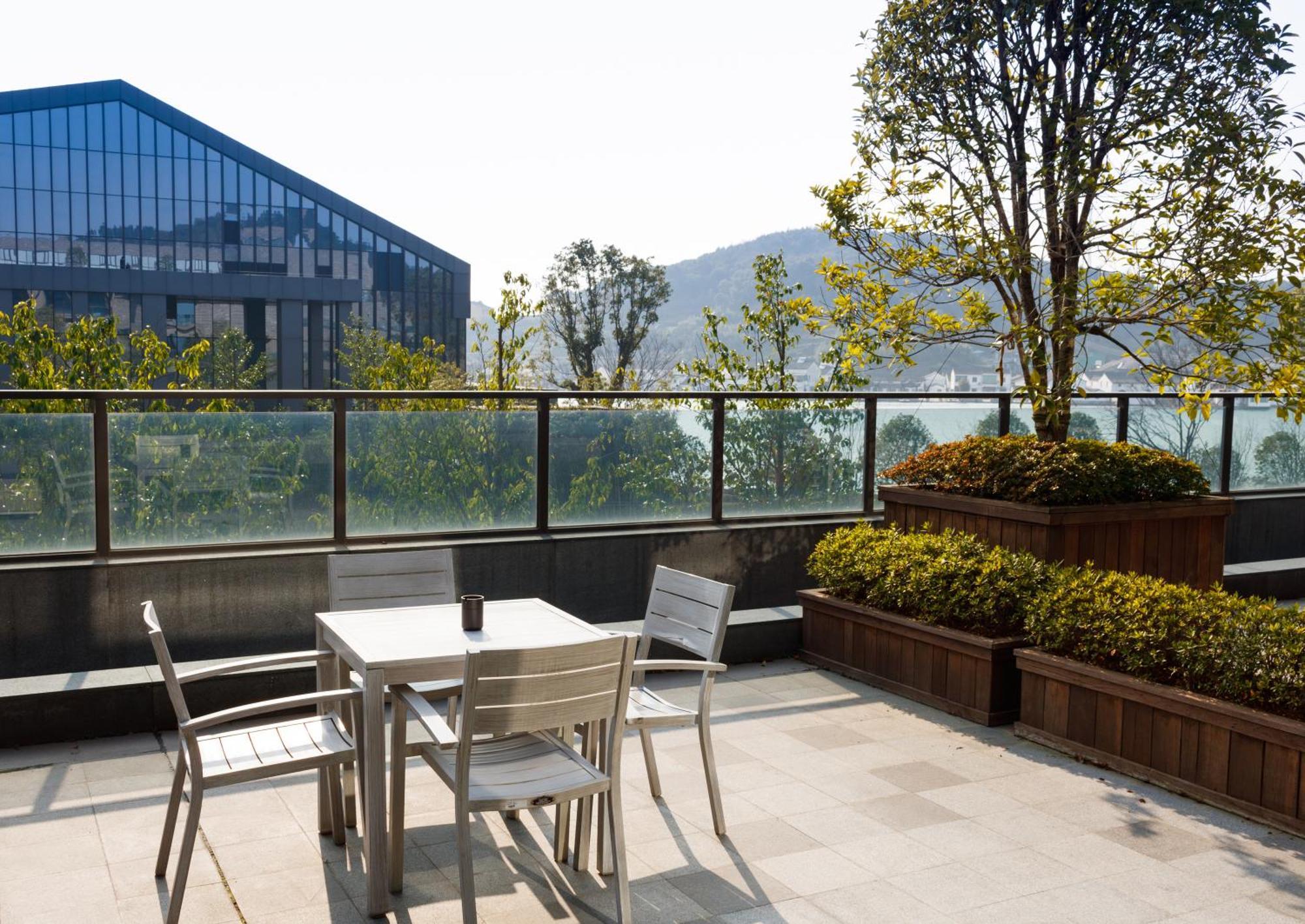 Hilton Ningbo Dongqian Lake Exterior photo