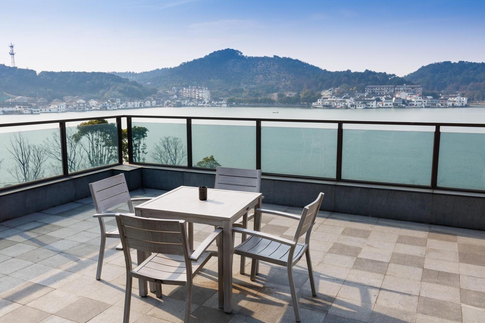 Hilton Ningbo Dongqian Lake Exterior photo