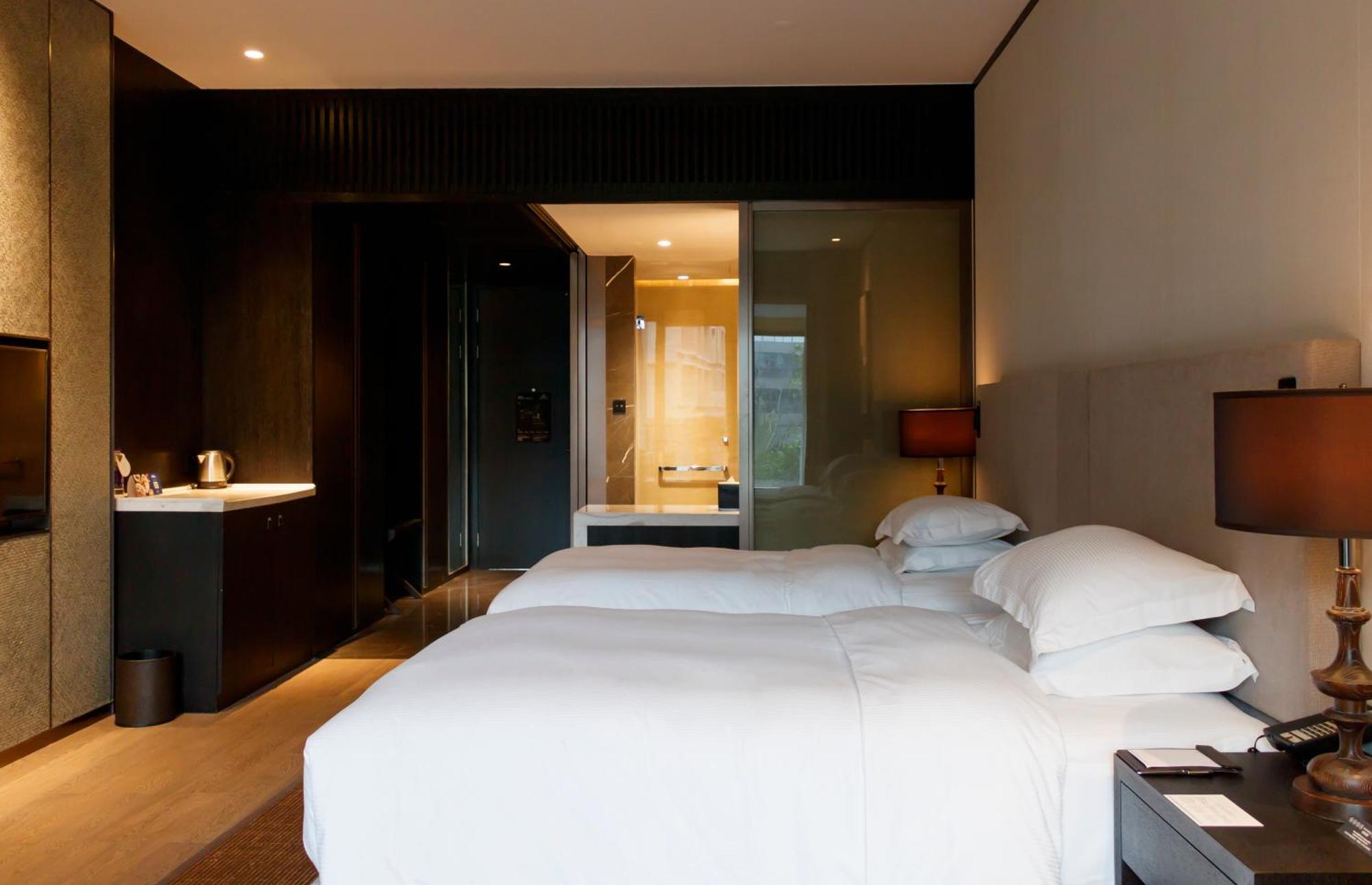 Hilton Ningbo Dongqian Lake Exterior photo