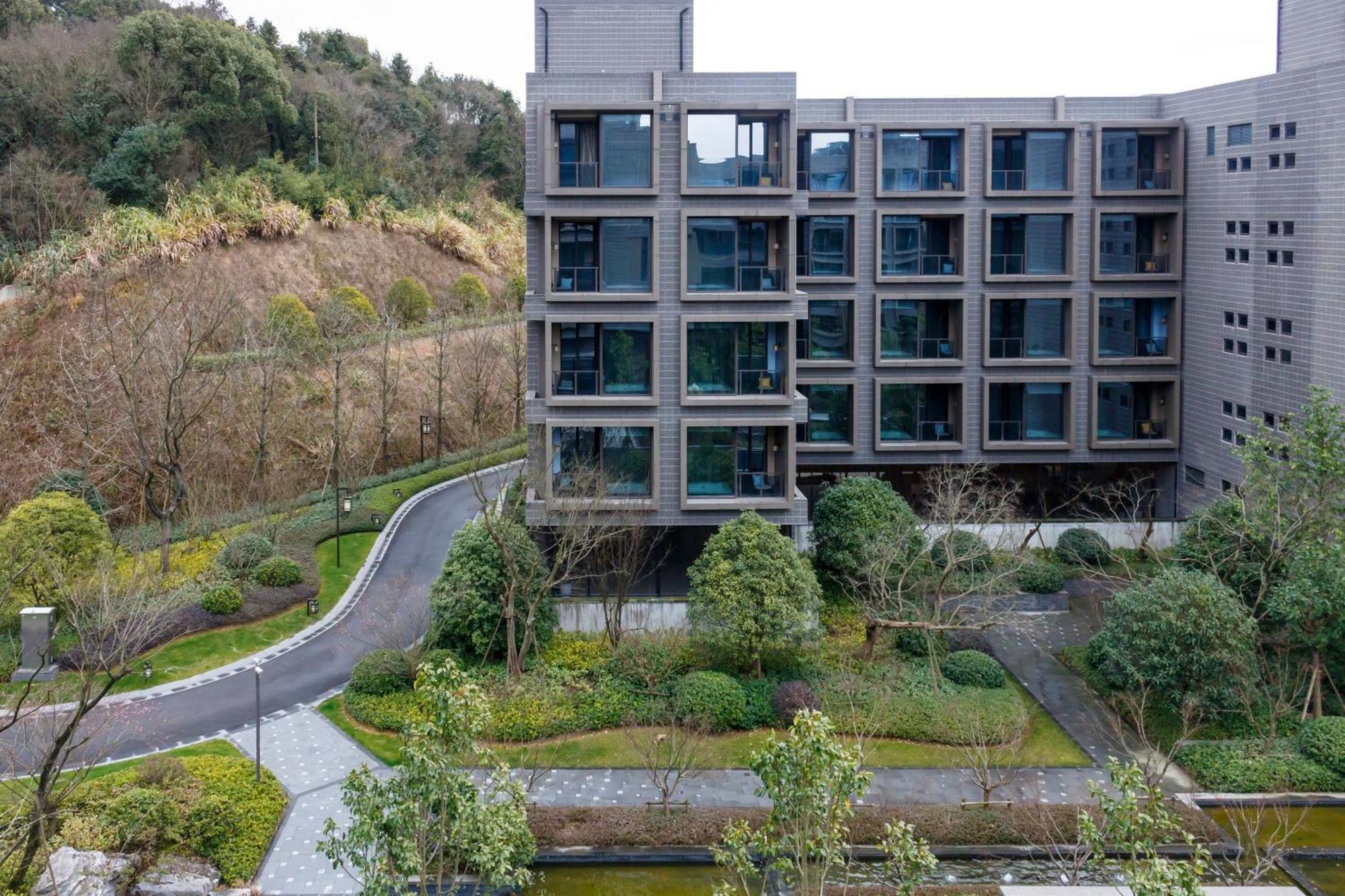 Hilton Ningbo Dongqian Lake Exterior photo