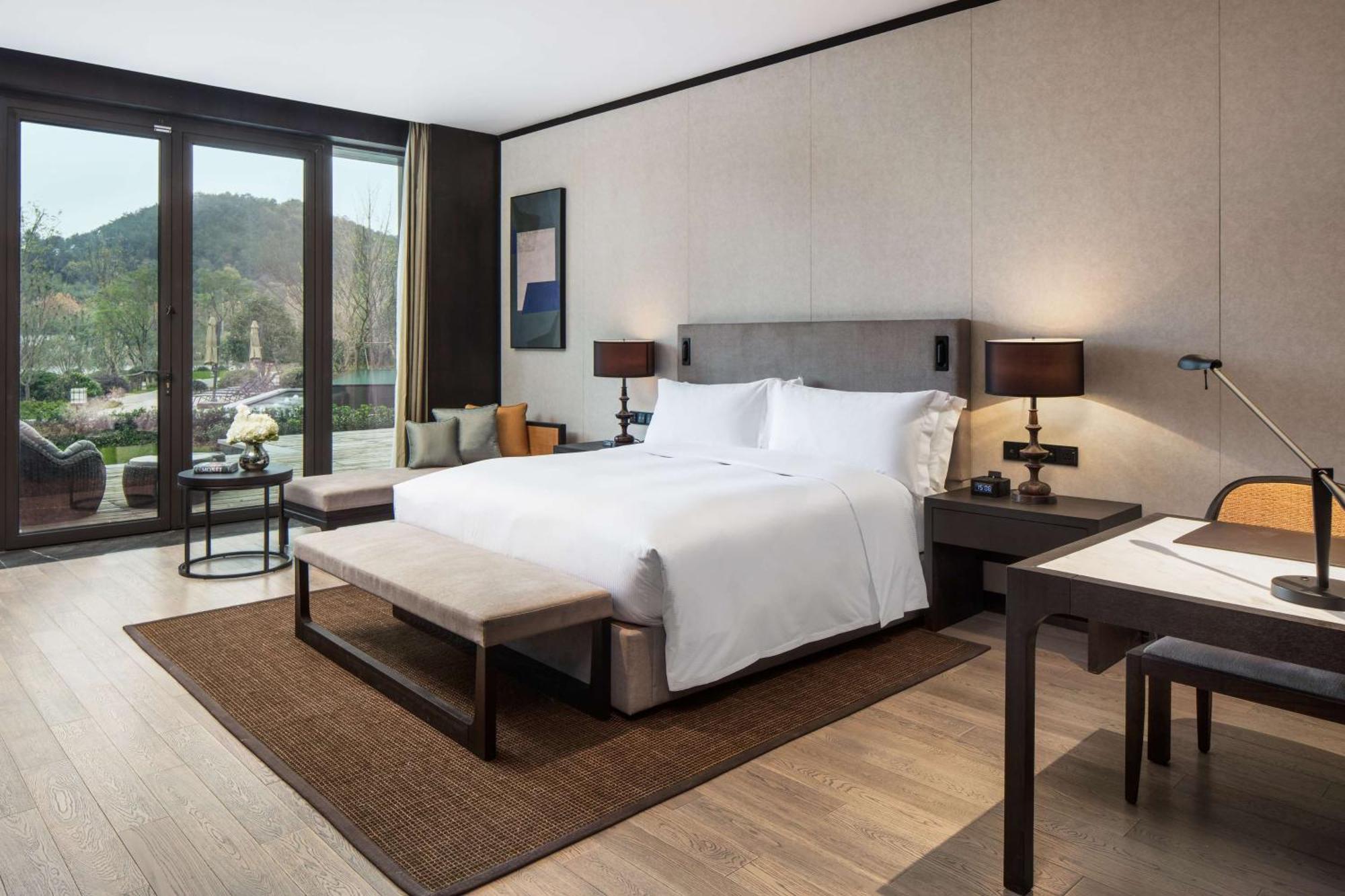 Hilton Ningbo Dongqian Lake Exterior photo