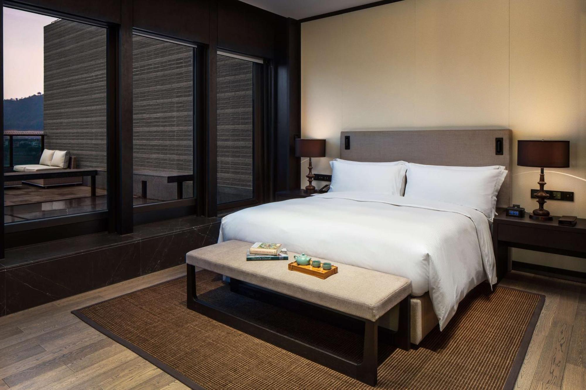 Hilton Ningbo Dongqian Lake Exterior photo