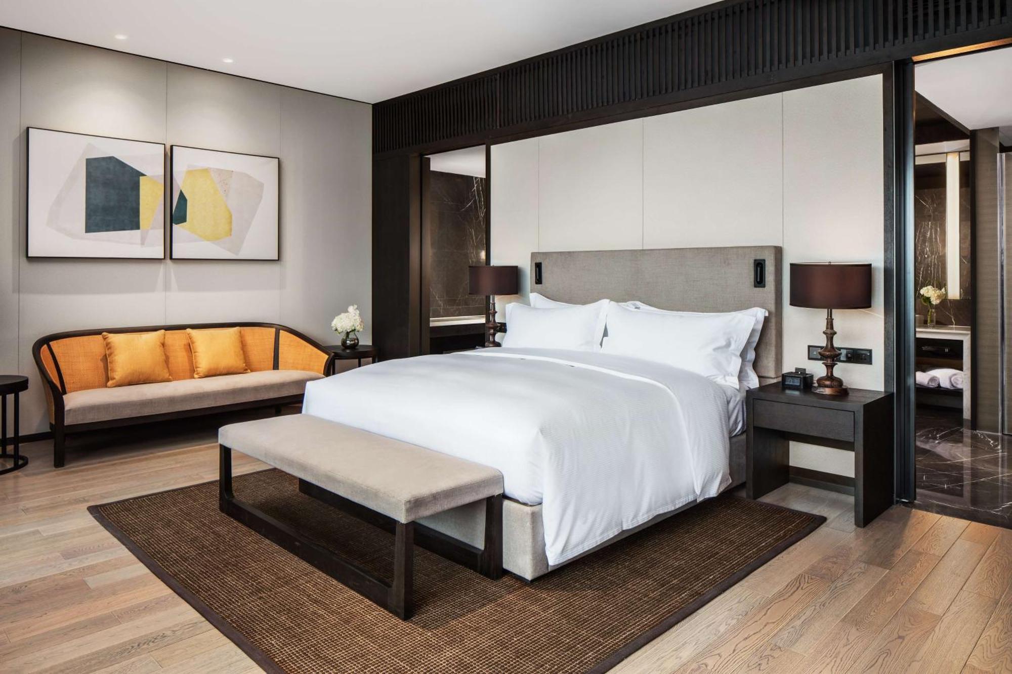 Hilton Ningbo Dongqian Lake Exterior photo