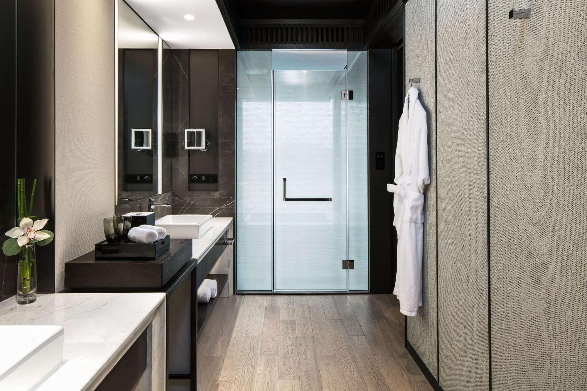 Hilton Ningbo Dongqian Lake Exterior photo