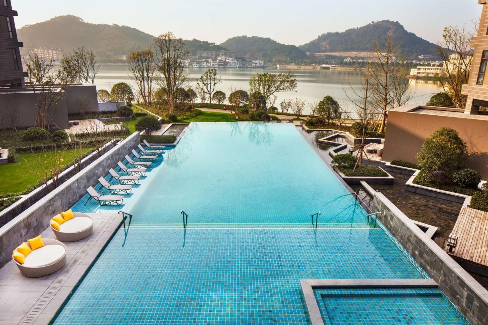Hilton Ningbo Dongqian Lake Exterior photo