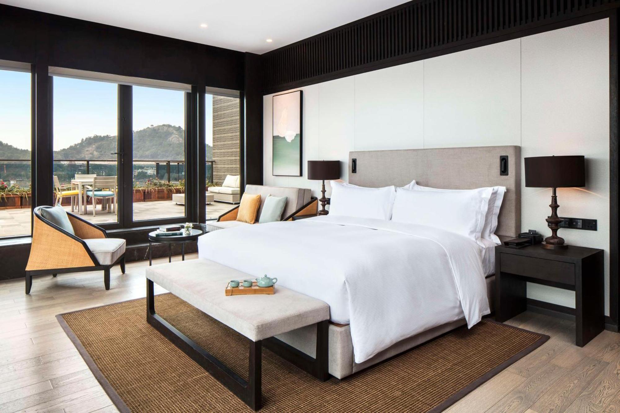 Hilton Ningbo Dongqian Lake Exterior photo