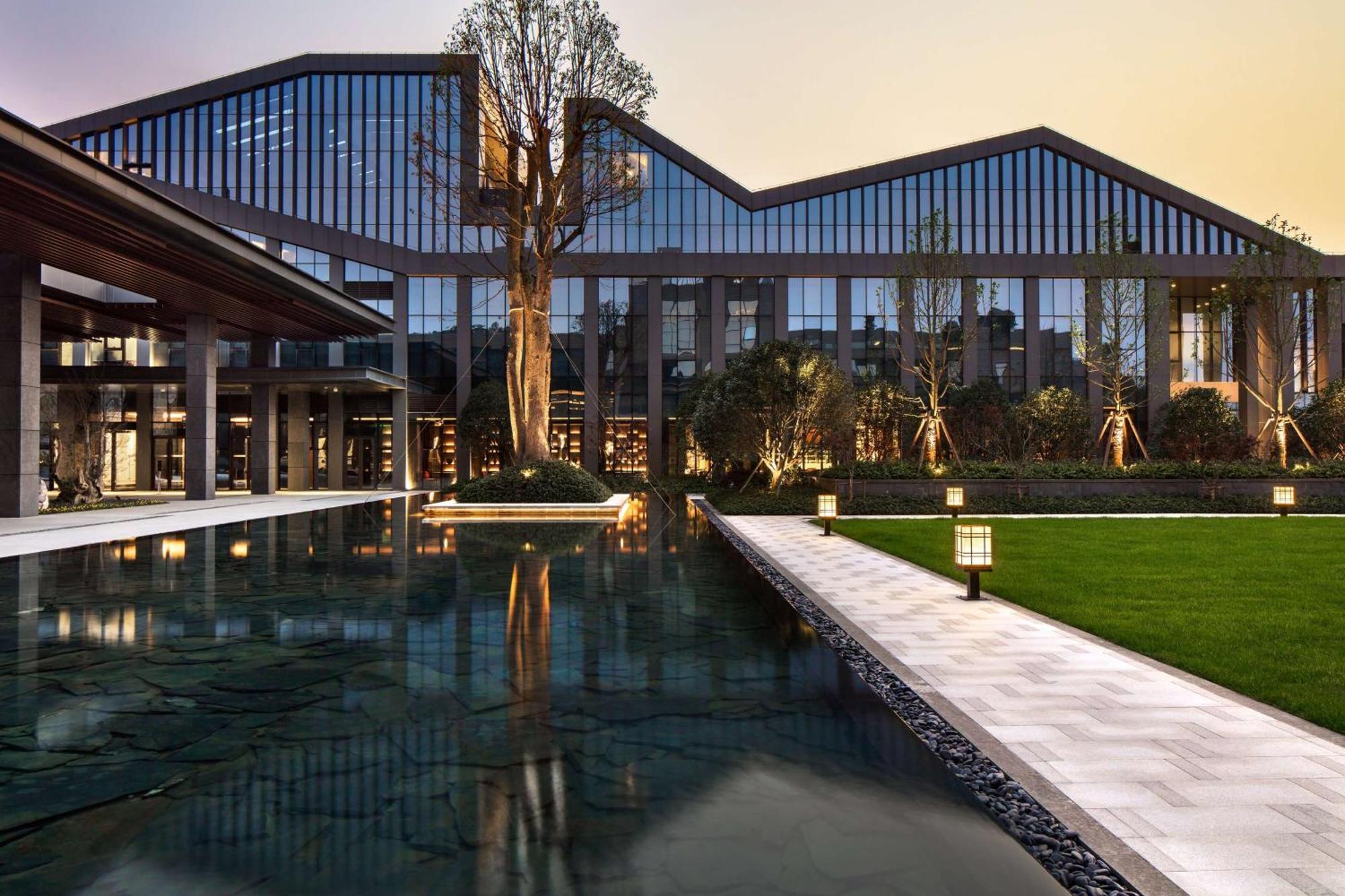 Hilton Ningbo Dongqian Lake Exterior photo