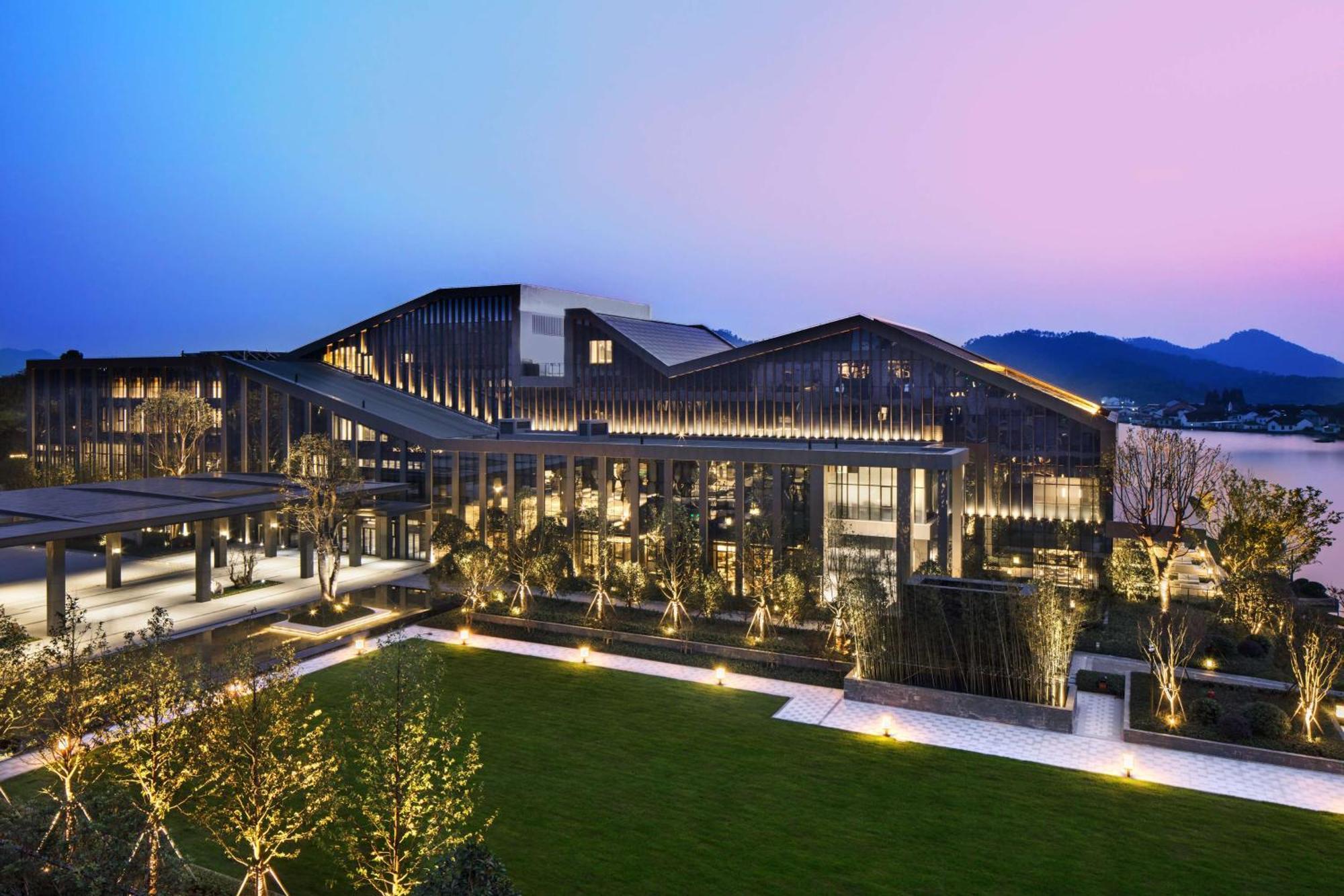 Hilton Ningbo Dongqian Lake Exterior photo